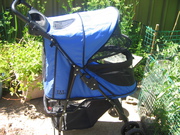 Puppy's Pet Pusher /Happy Trails No-zip Pet Stroller/ for pets only